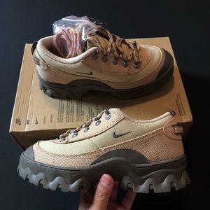 Nike Lahar Low "Hemp"